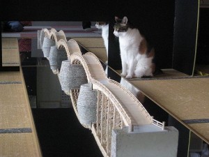 猫と錦帯橋模型♪